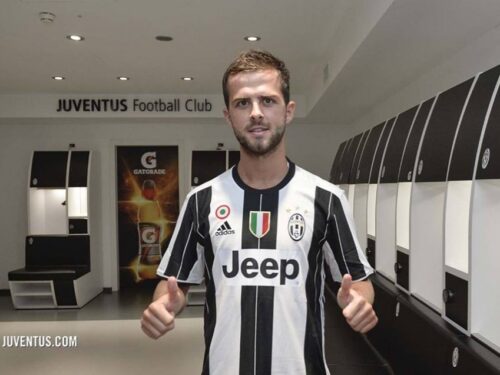 Juventus, Pjanic ufficiale: ha firmato fino al 2021